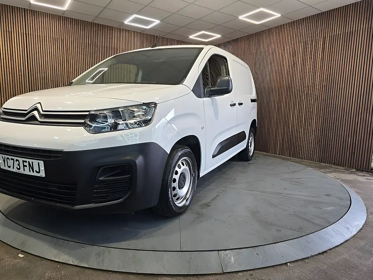 Used 2023 Citroen Berlingo Enterprise Edition M White - Interior and Exterior details 3