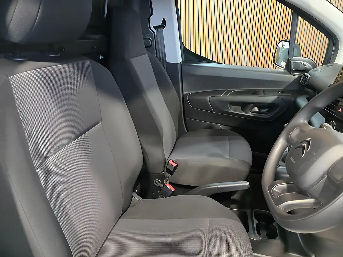Used 2023 Citroen Berlingo Enterprise Edition M White - Interior and Exterior details 9
