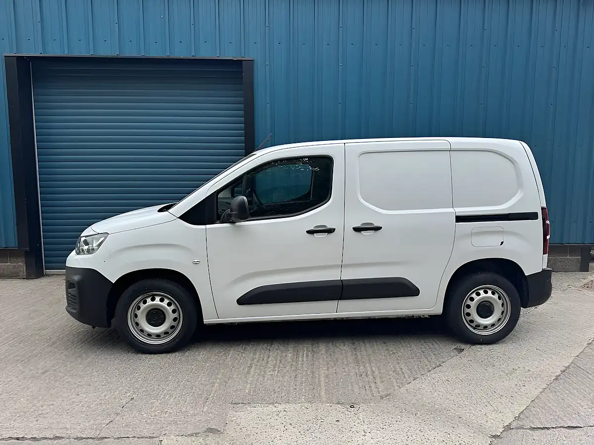 Used 2023 Citroen Berlingo Enterprise Edition M White - Interior and Exterior details 6