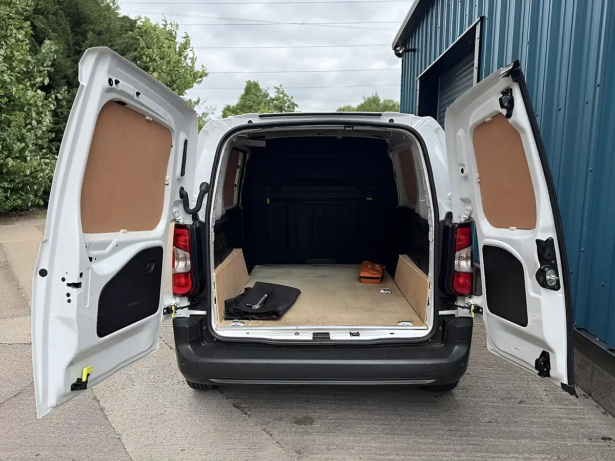 Used 2023 Citroen Berlingo Enterprise Edition M White - Interior and Exterior details 9