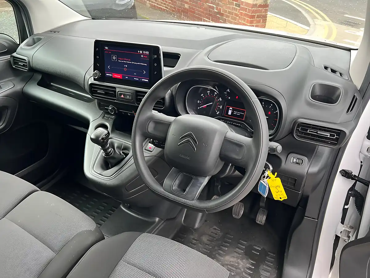 Used 2023 Citroen Berlingo Enterprise Edition M White - Interior and Exterior details 15