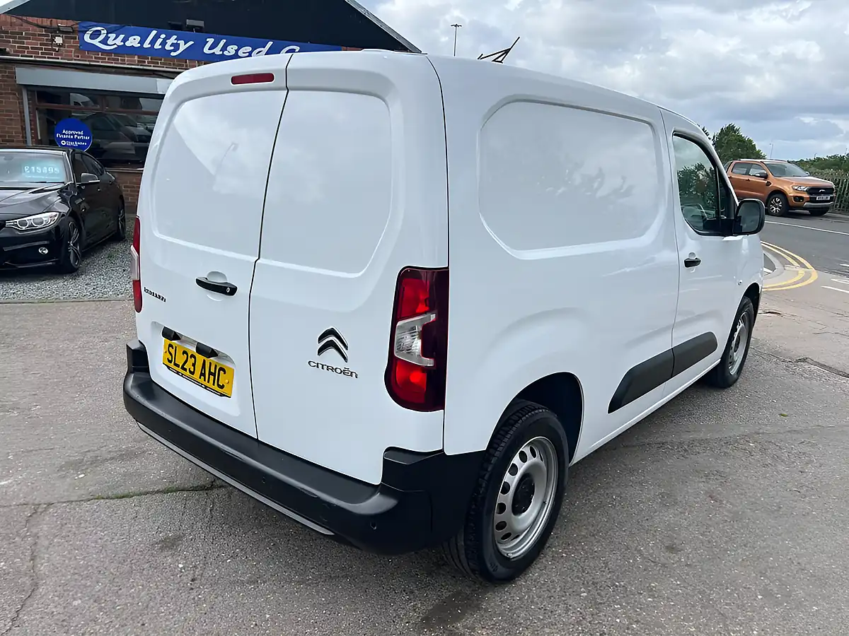 Used 2023 Citroen Berlingo Enterprise Edition M White - Interior and Exterior details 4