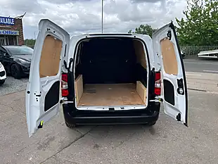 Used 2023 Citroen Berlingo Enterprise Edition M White - Interior and Exterior details 7