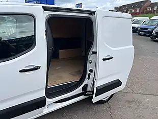 Used 2023 Citroen Berlingo Enterprise Edition M White - Interior and Exterior details 8