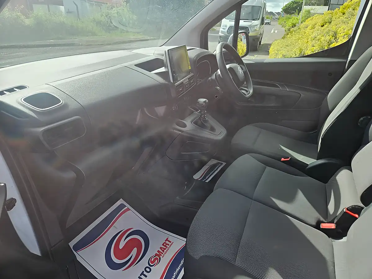 Used 2023 Citroen Berlingo Enterprise Edition M White - Interior and Exterior details 11