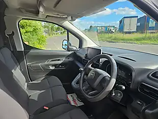 Used 2023 Citroen Berlingo Enterprise Edition M White - Interior and Exterior details 12