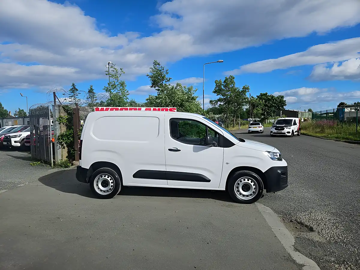 Used 2023 Citroen Berlingo Enterprise Edition M White - Interior and Exterior details 2