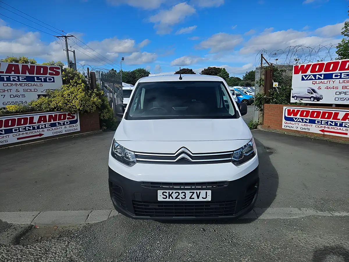 Used 2023 Citroen Berlingo Enterprise Edition M White - Interior and Exterior details 3