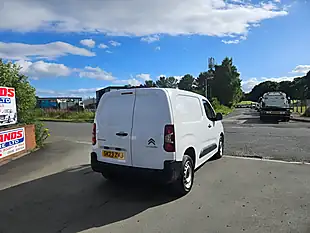 Used 2023 Citroen Berlingo Enterprise Edition M White - Interior and Exterior details 8