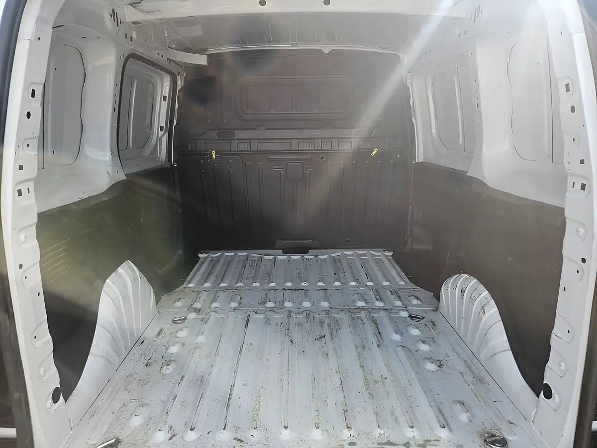 Used 2023 Citroen Berlingo Enterprise Edition M White - Interior and Exterior details 9