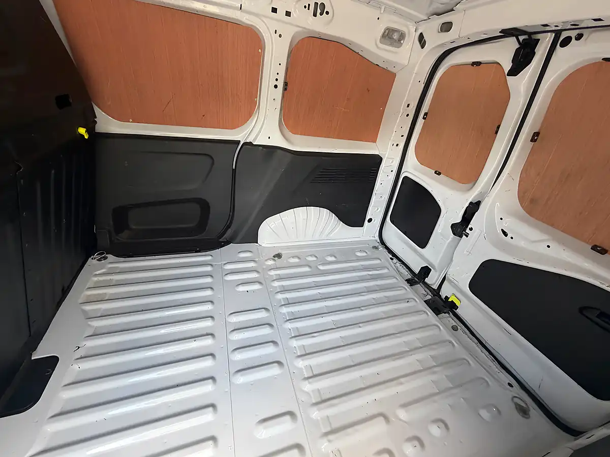 Used 2023 Citroen Berlingo Enterprise Edition M White - Interior and Exterior details 14