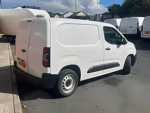 Used 2023 Citroen Berlingo Enterprise Edition M White - Interior and Exterior details 3