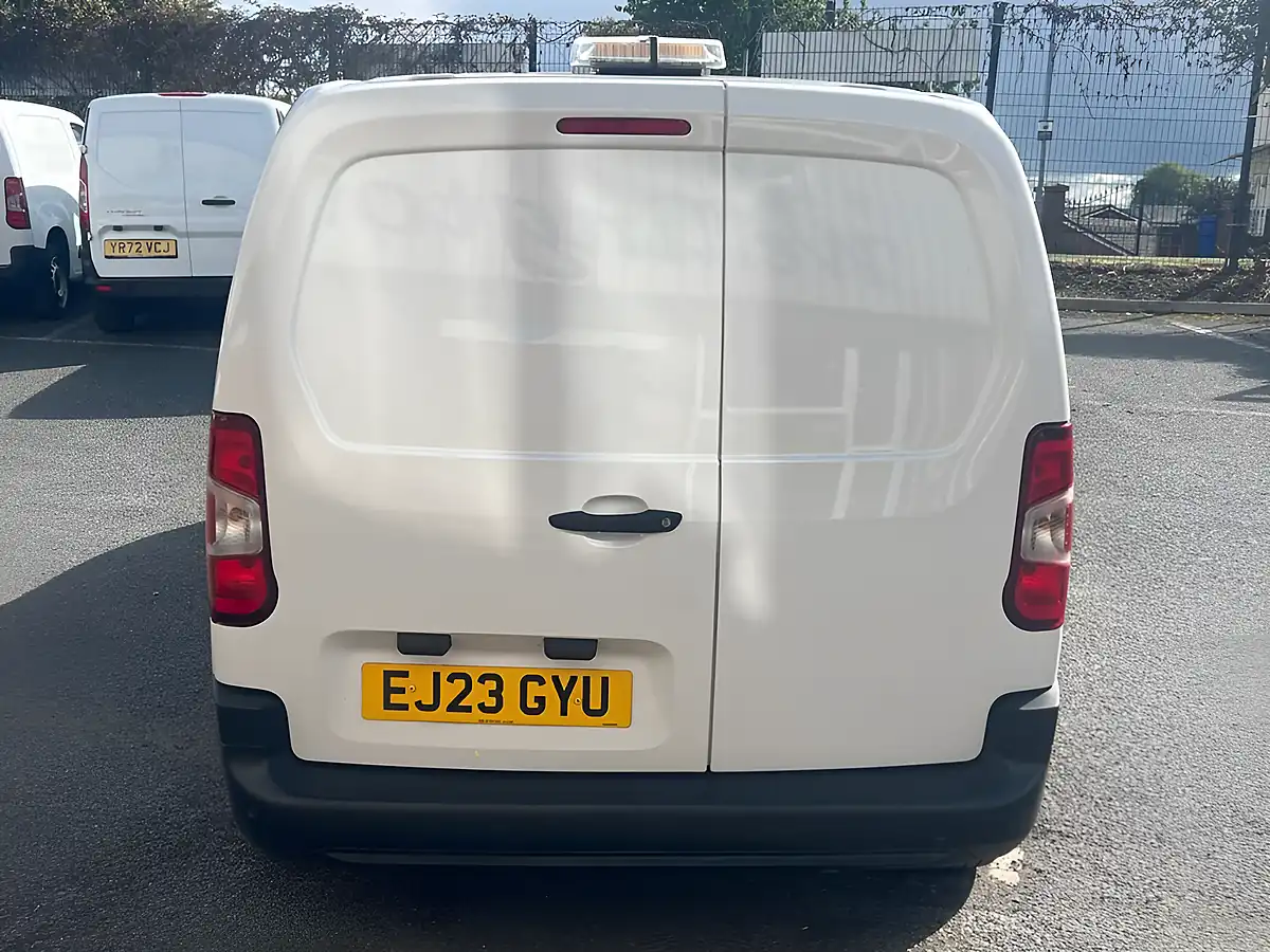 Used 2023 Citroen Berlingo Enterprise Edition M White - Interior and Exterior details 6