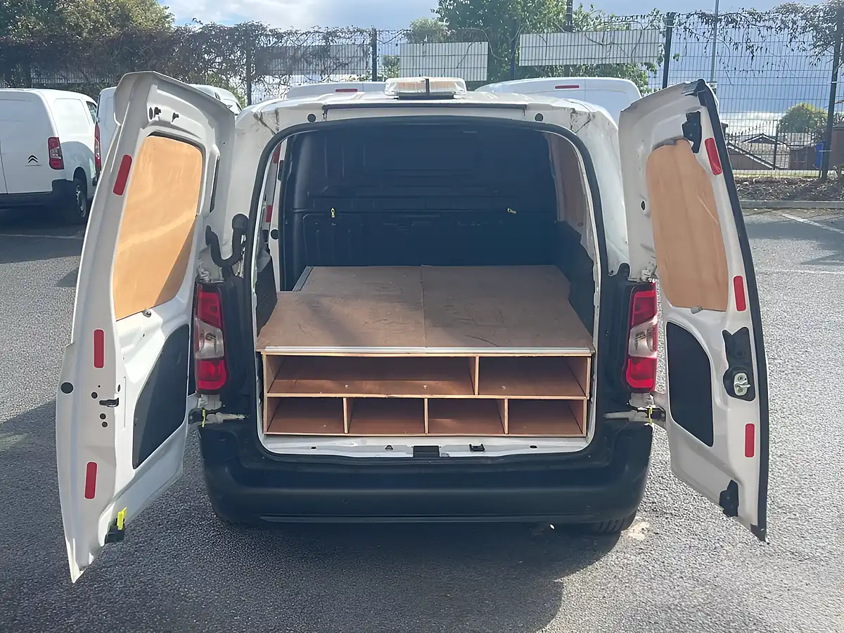Used 2023 Citroen Berlingo Enterprise Edition M White - Interior and Exterior details 7