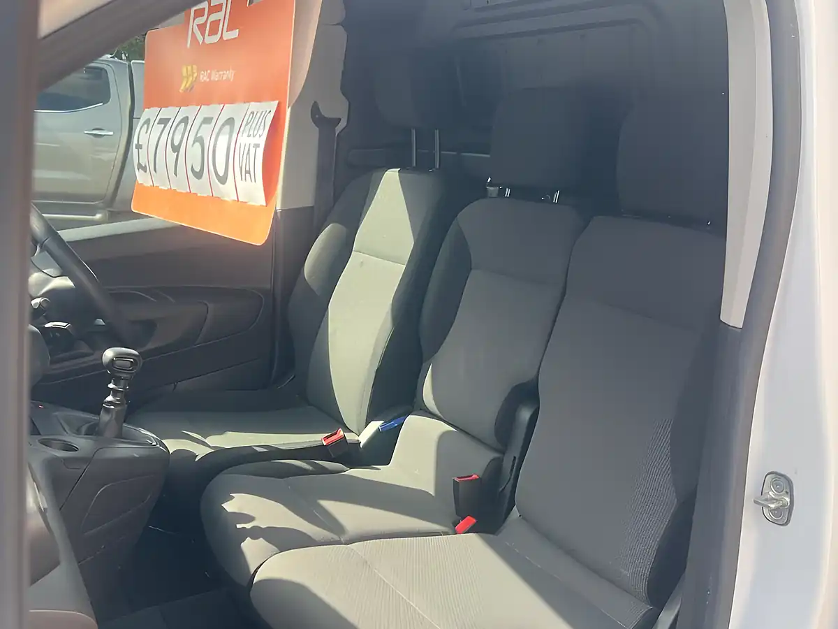 Used 2023 Citroen Berlingo Enterprise Edition M White - Interior and Exterior details 8