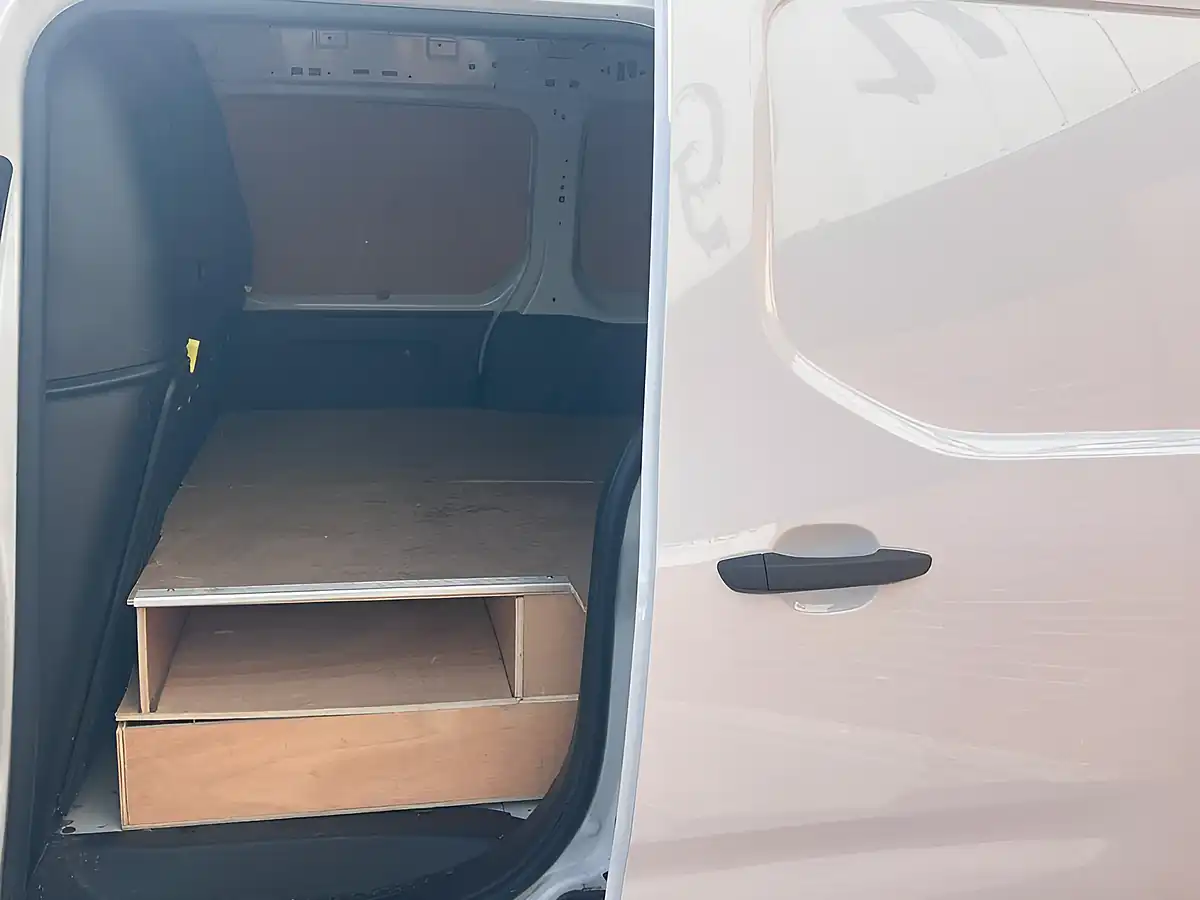 Used 2023 Citroen Berlingo Enterprise Edition M White - Interior and Exterior details 9