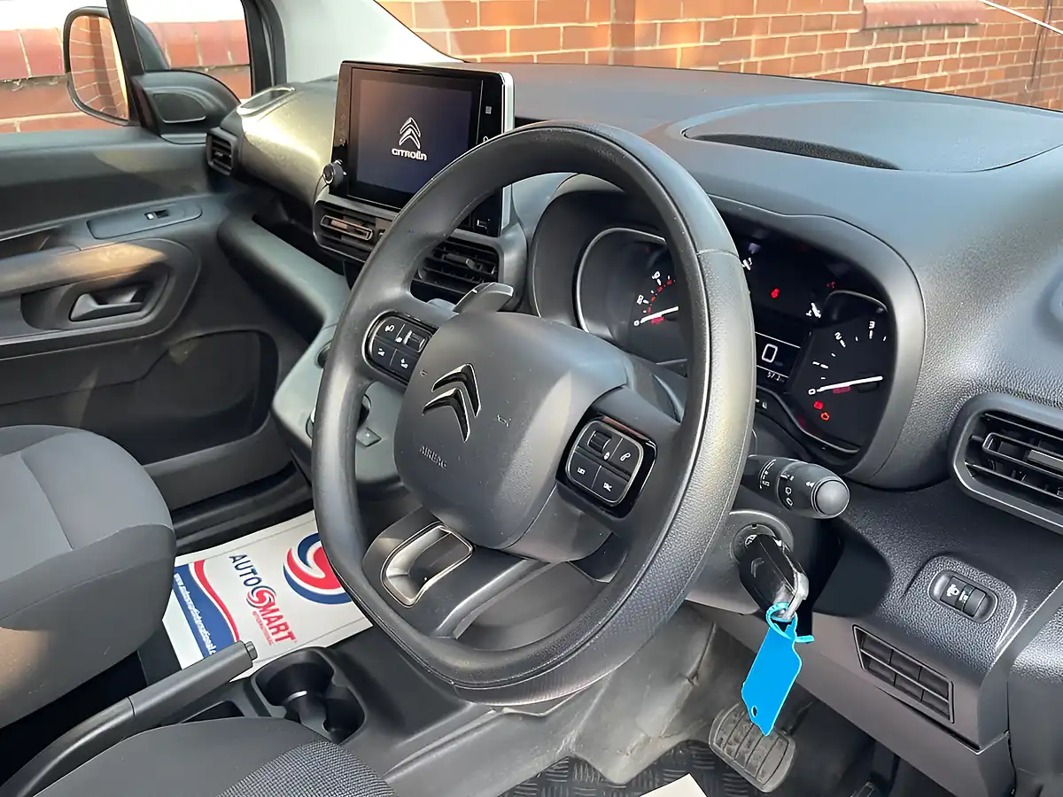 Used 2023 Citroen Berlingo Enterprise Edition M White - Interior and Exterior details 10