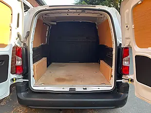Used 2023 Citroen Berlingo Enterprise Edition M White - Interior and Exterior details 19