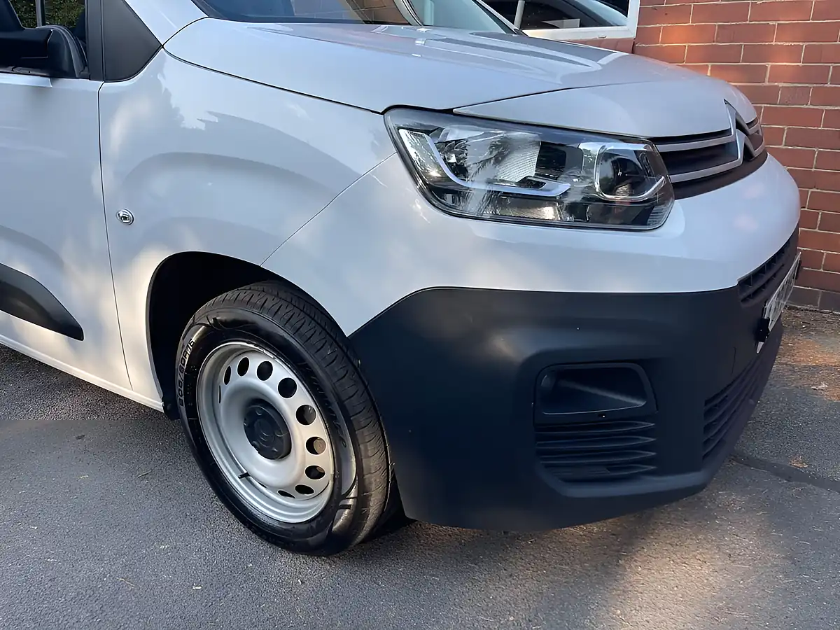 Used 2023 Citroen Berlingo Enterprise Edition M White - Interior and Exterior details 3