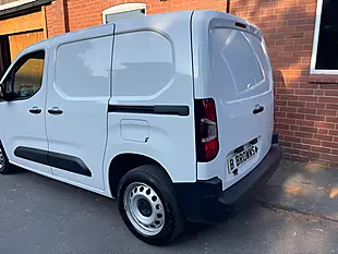Used 2023 Citroen Berlingo Enterprise Edition M White - Interior and Exterior details 9