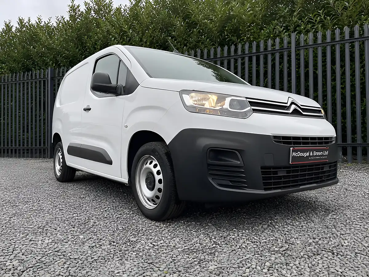 Used 2023 Citroen Berlingo Enterprise Edition M White - Interior and Exterior details 12