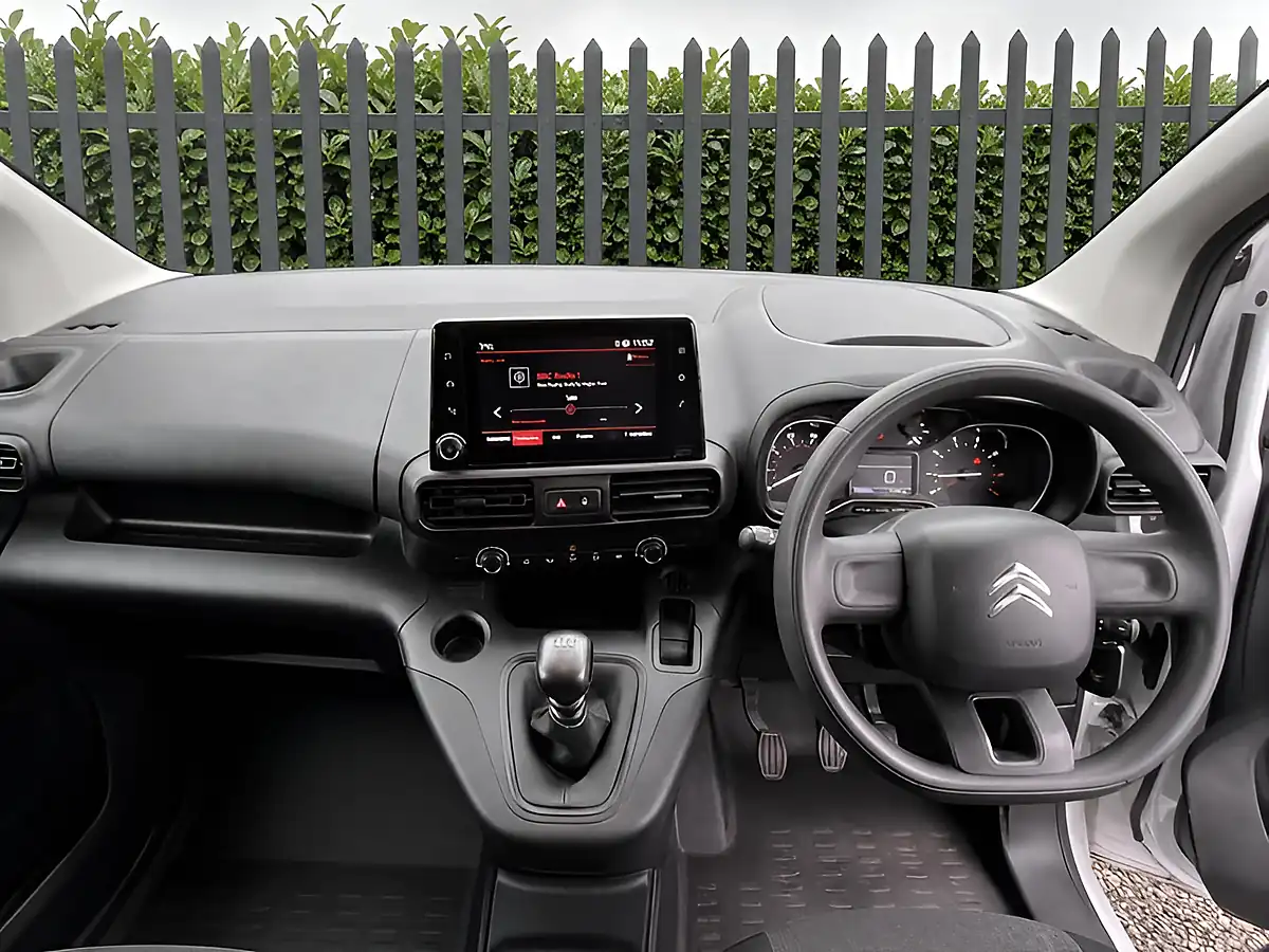 Used 2023 Citroen Berlingo Enterprise Edition M White - Interior and Exterior details 13