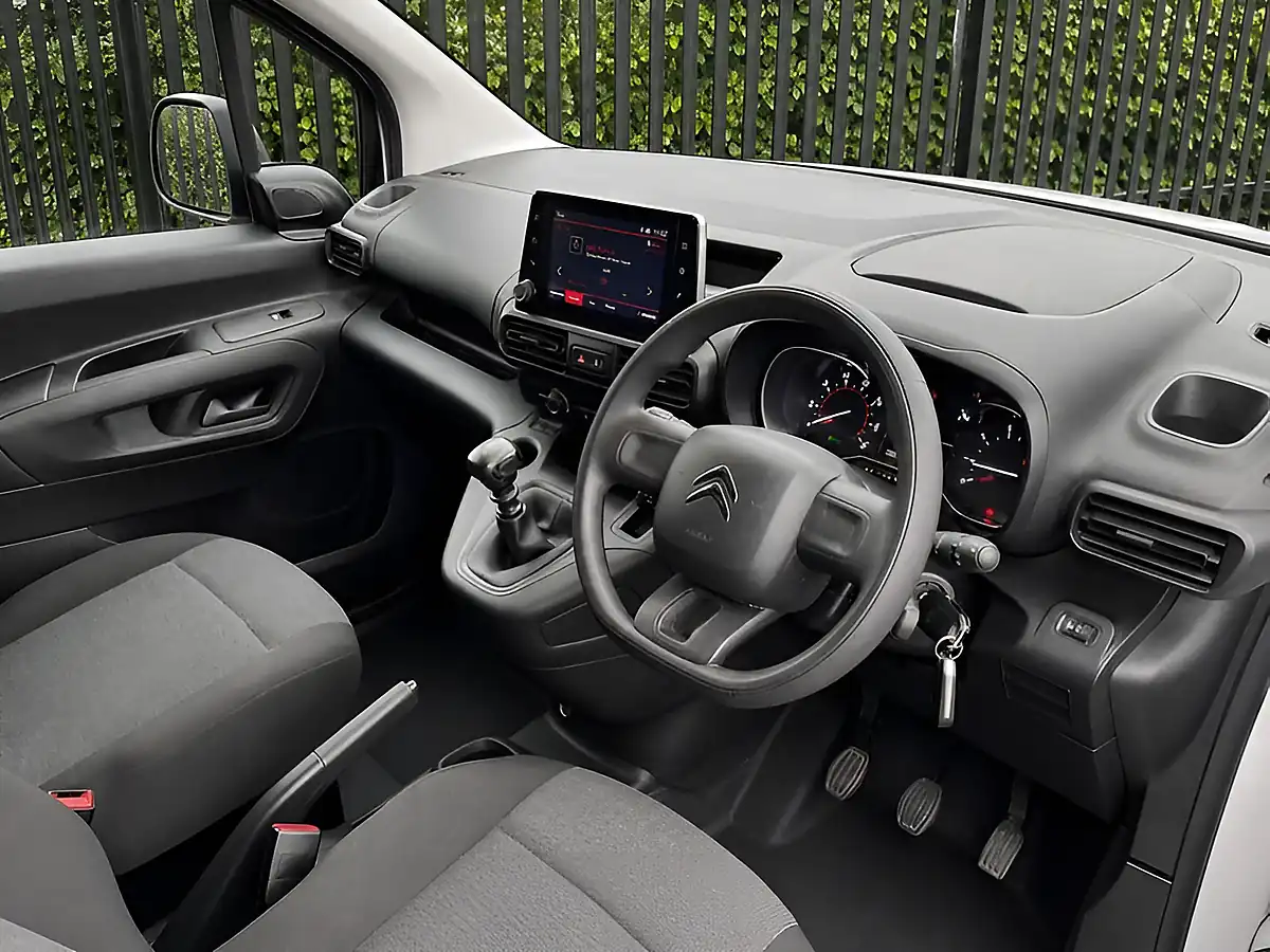 Used 2023 Citroen Berlingo Enterprise Edition M White - Interior and Exterior details 14