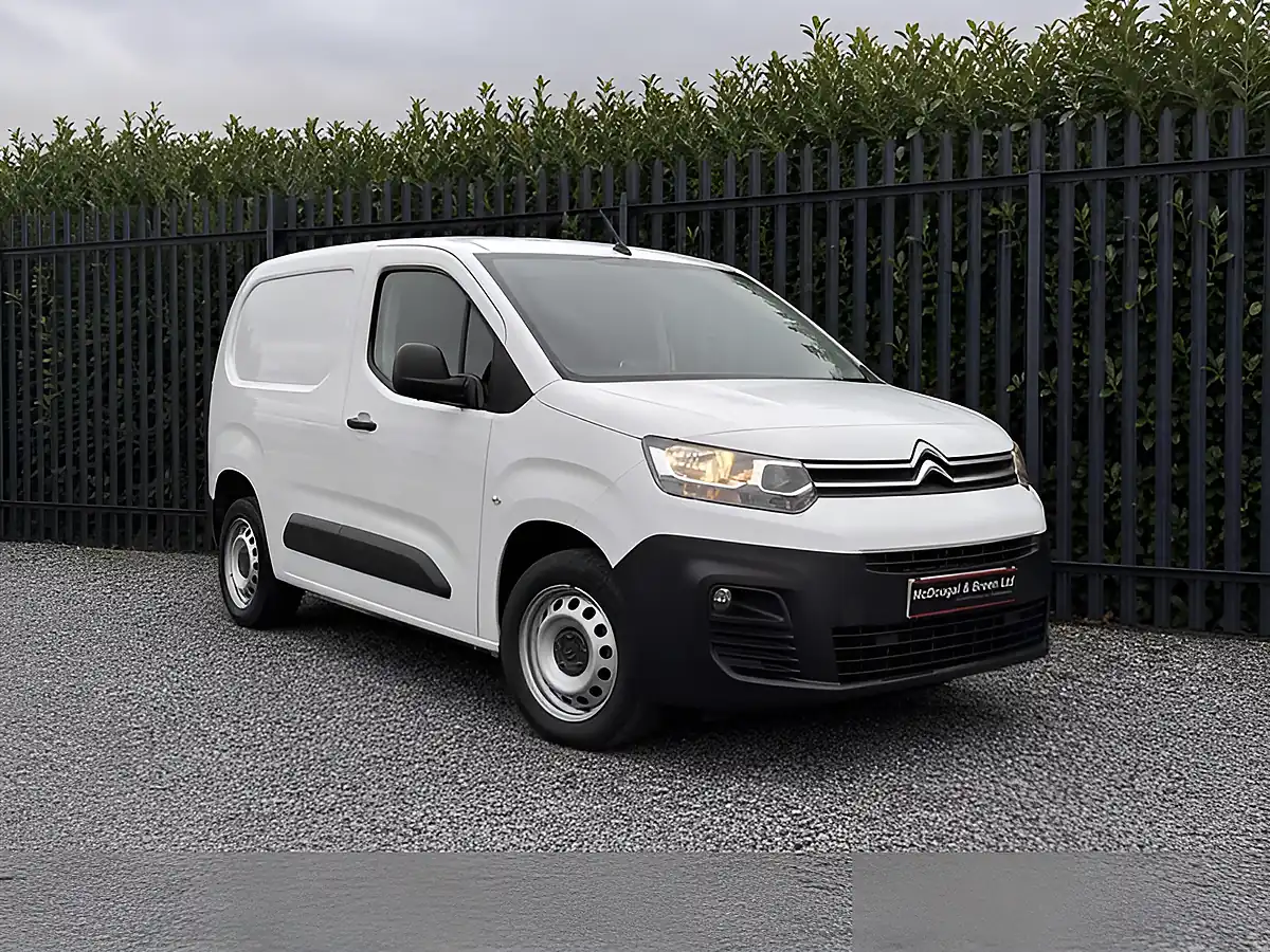 Used 2023 Citroen Berlingo Enterprise Edition M White - Interior and Exterior details 4
