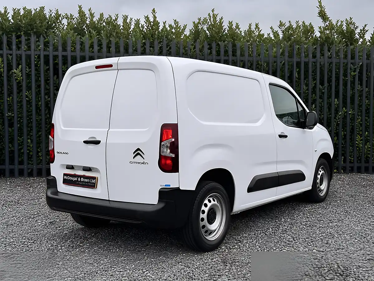 Used 2023 Citroen Berlingo Enterprise Edition M White - Interior and Exterior details 9