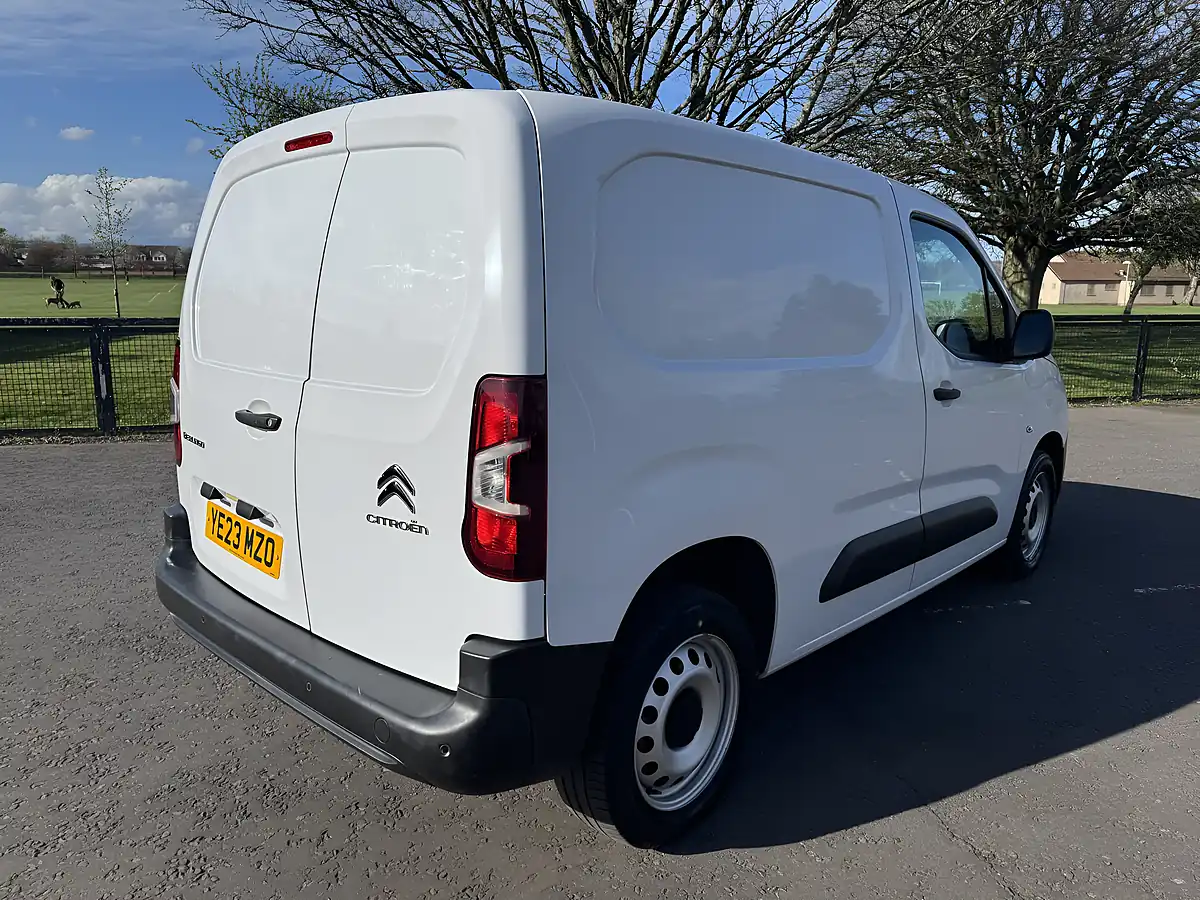 Used 2023 Citroen Berlingo Enterprise Edition M White - Interior and Exterior details 7