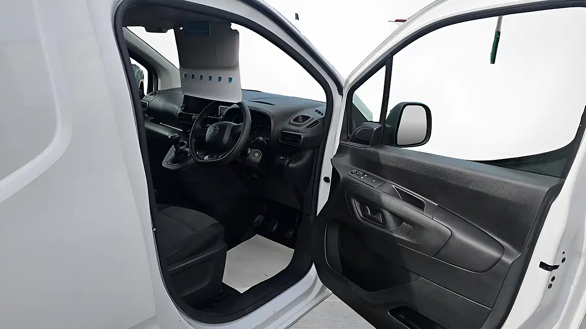Used 2023 Citroen Berlingo Enterprise Edition M White - Interior and Exterior details 13