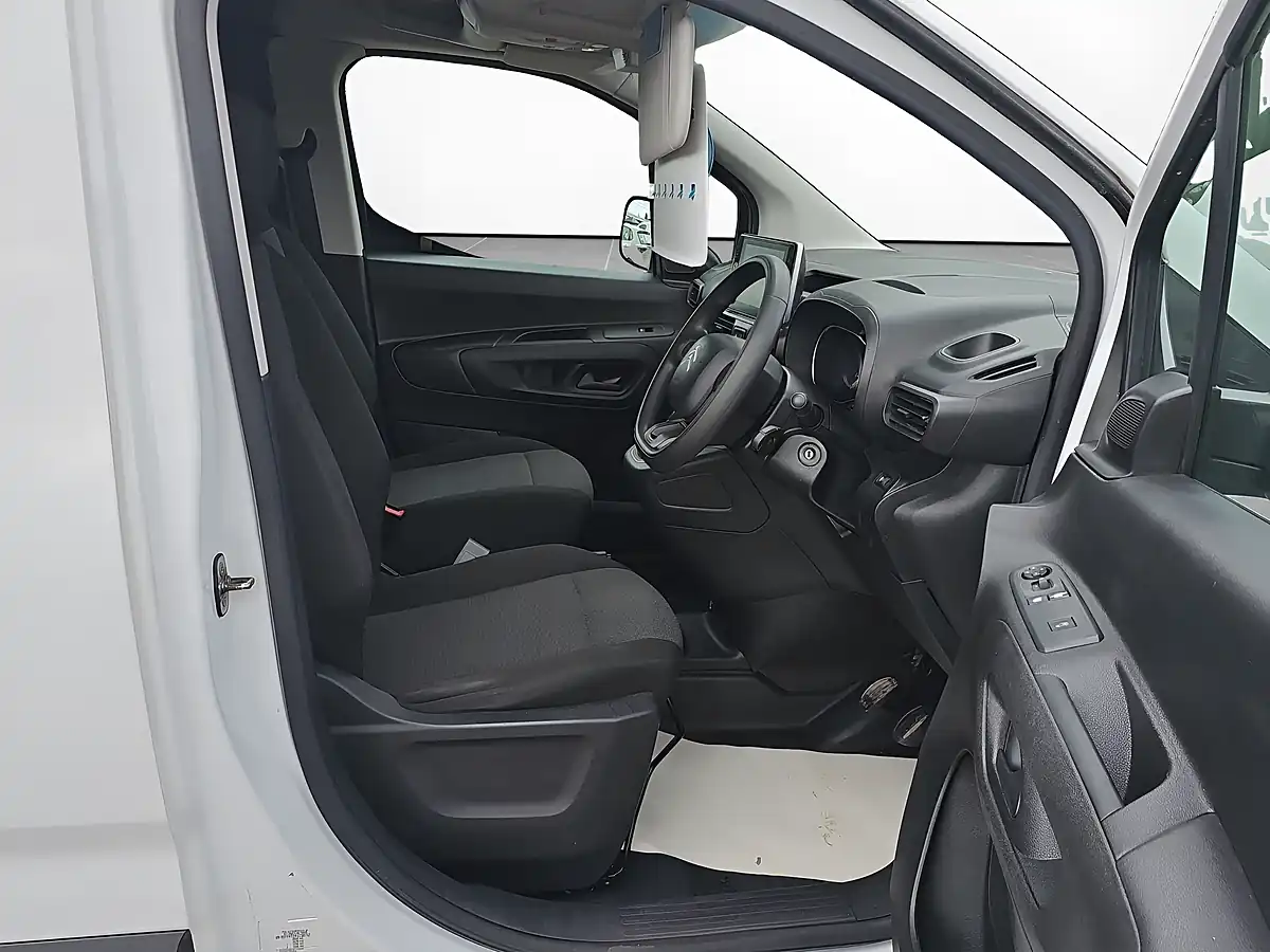 Used 2023 Citroen Berlingo Enterprise Edition M White - Interior and Exterior details 14