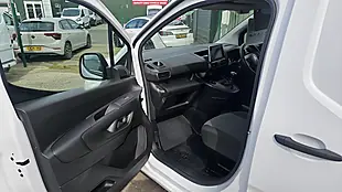 Used 2023 Citroen Berlingo Enterprise Edition M White - Interior and Exterior details 15
