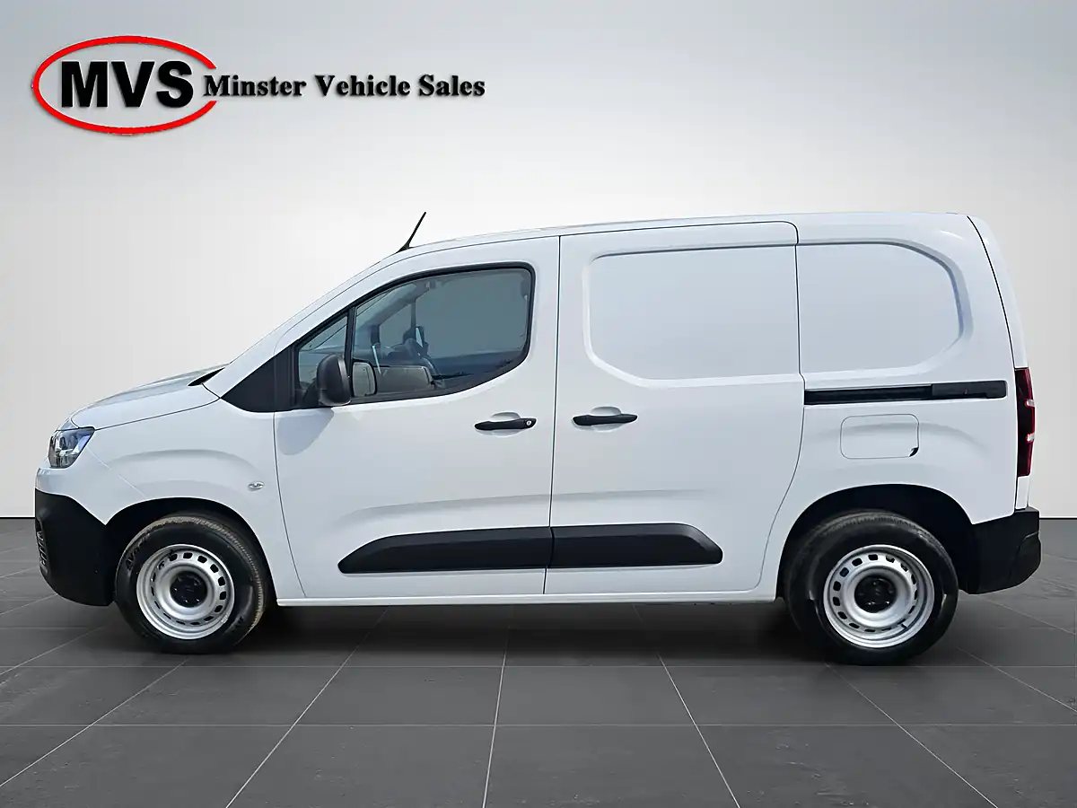 Used 2023 Citroen Berlingo Enterprise Edition M White - Interior and Exterior details 4