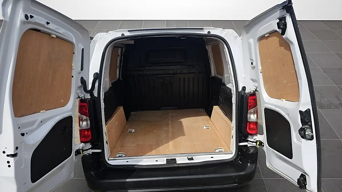 Used 2023 Citroen Berlingo Enterprise Edition M White - Interior and Exterior details 9