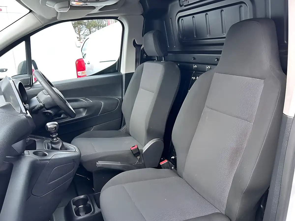 Used 2023 Citroen Berlingo Enterprise Edition M White - Interior and Exterior details 13