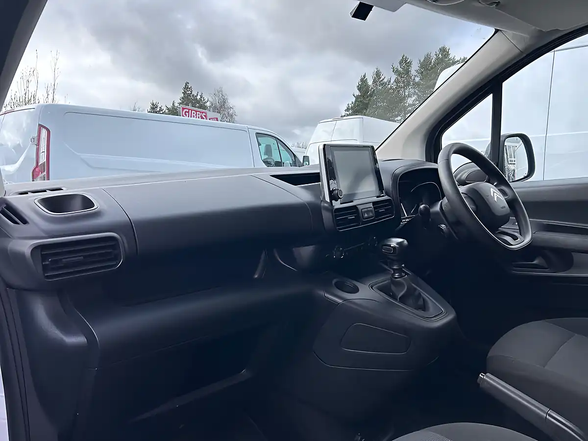 Used 2023 Citroen Berlingo Enterprise Edition M White - Interior and Exterior details 15