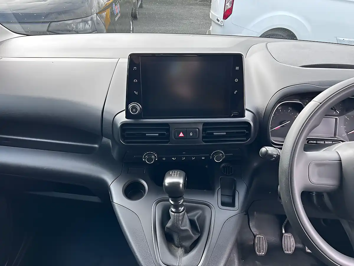Used 2023 Citroen Berlingo Enterprise Edition M White - Interior and Exterior details 17
