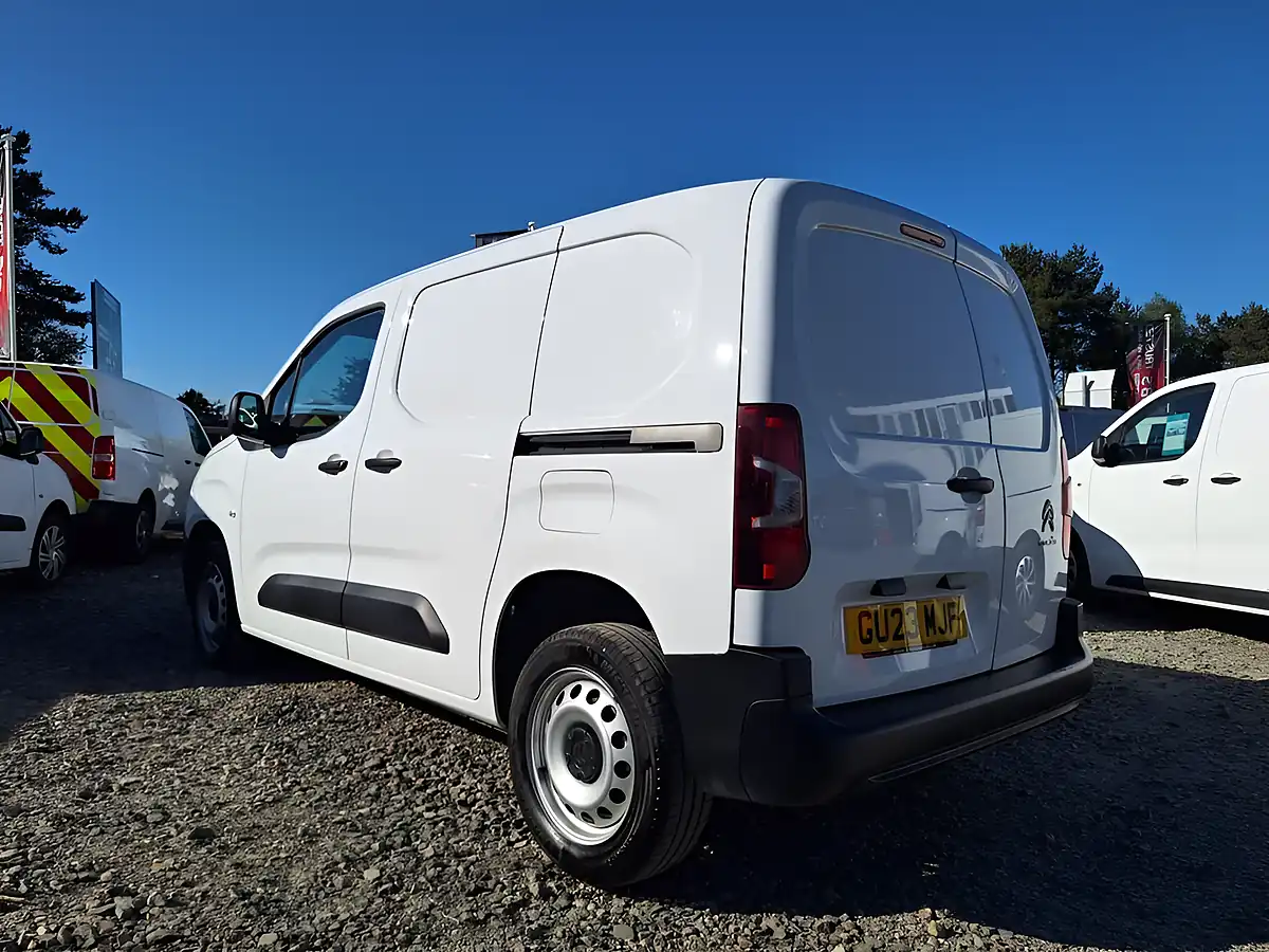 Used 2023 Citroen Berlingo Enterprise Edition M White - Interior and Exterior details 11