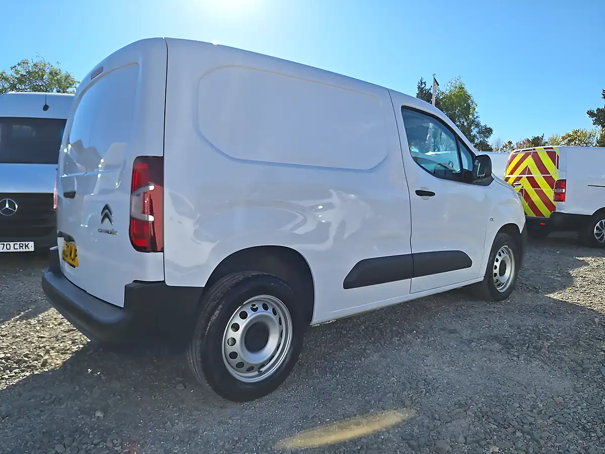 Used 2023 Citroen Berlingo Enterprise Edition M White - Interior and Exterior details 4