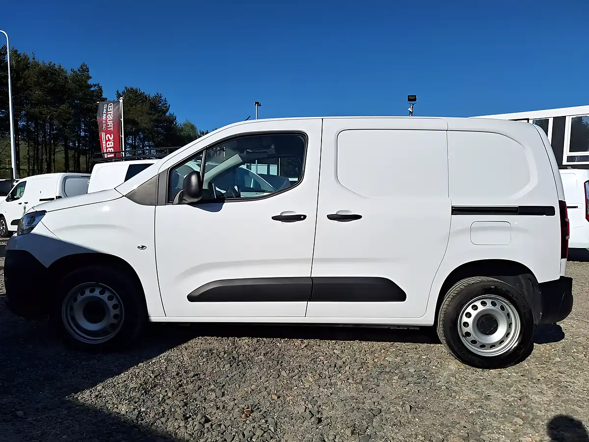 Used 2023 Citroen Berlingo Enterprise Edition M White - Interior and Exterior details 7