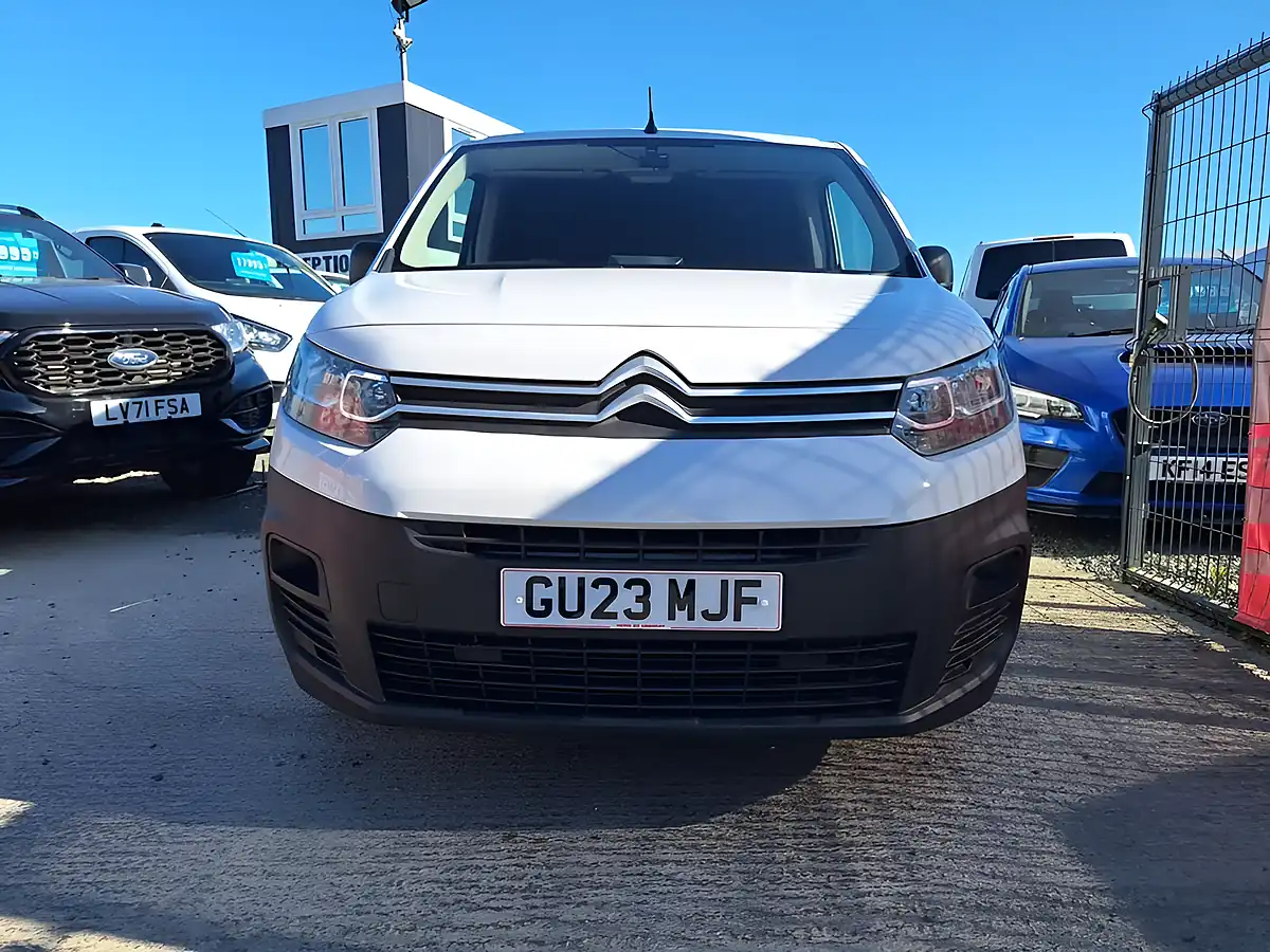 Used 2023 Citroen Berlingo Enterprise Edition M White - Interior and Exterior details 9
