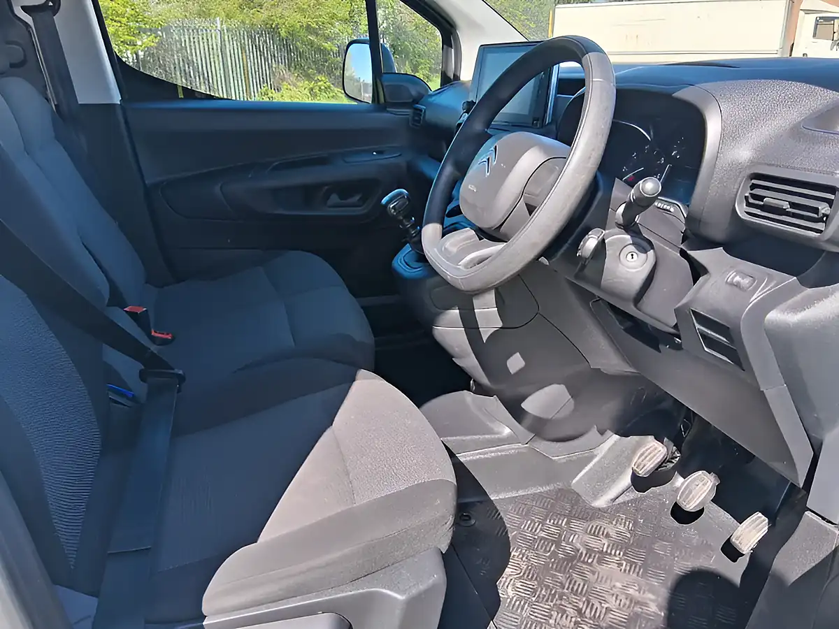Used 2023 Citroen Berlingo Enterprise Edition M White - Interior and Exterior details 14