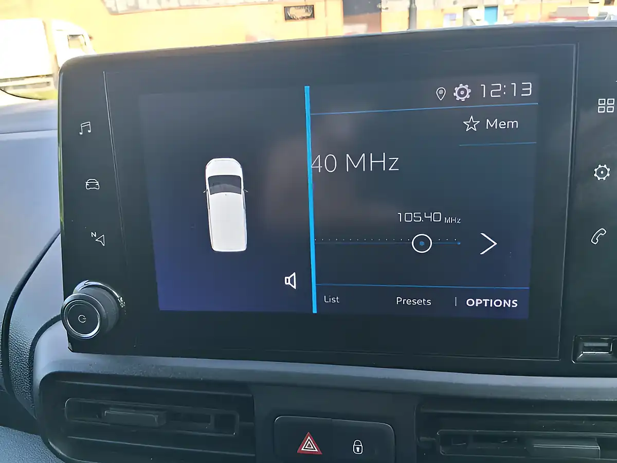 Used 2023 Citroen Berlingo Enterprise Edition M White - Interior and Exterior details 18