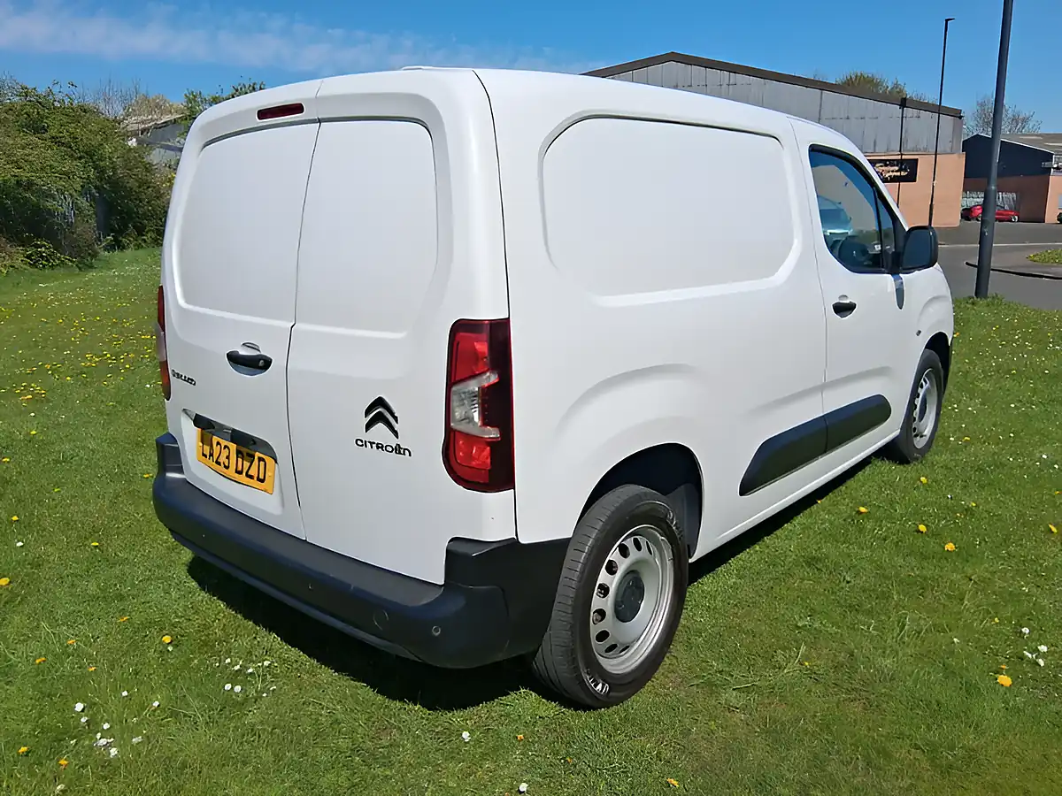 Used 2023 Citroen Berlingo Enterprise Edition M White - Interior and Exterior details 5