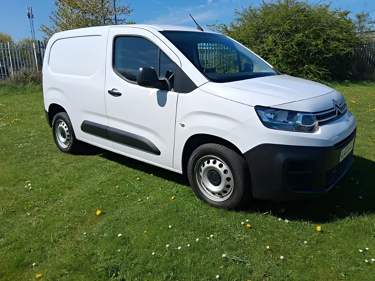 Used 2023 Citroen Berlingo Enterprise Edition M White - Interior and Exterior details 7