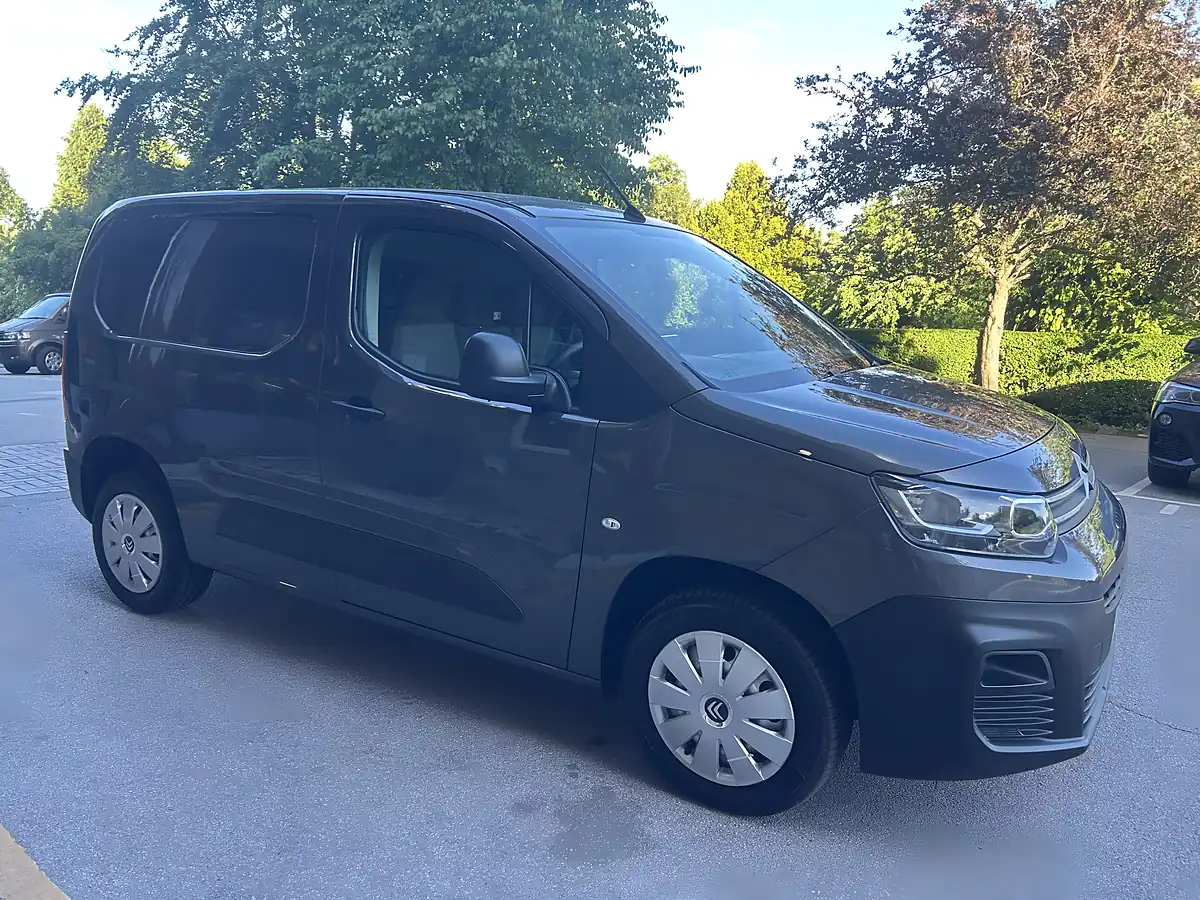 Used 2023 Citroen Berlingo Enterprise Edition Metallic Platinum Grey - Interior and Exterior details 10