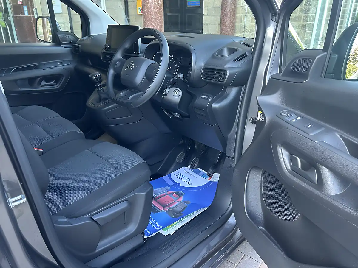 Used 2023 Citroen Berlingo Enterprise Edition Metallic Platinum Grey - Interior and Exterior details 13