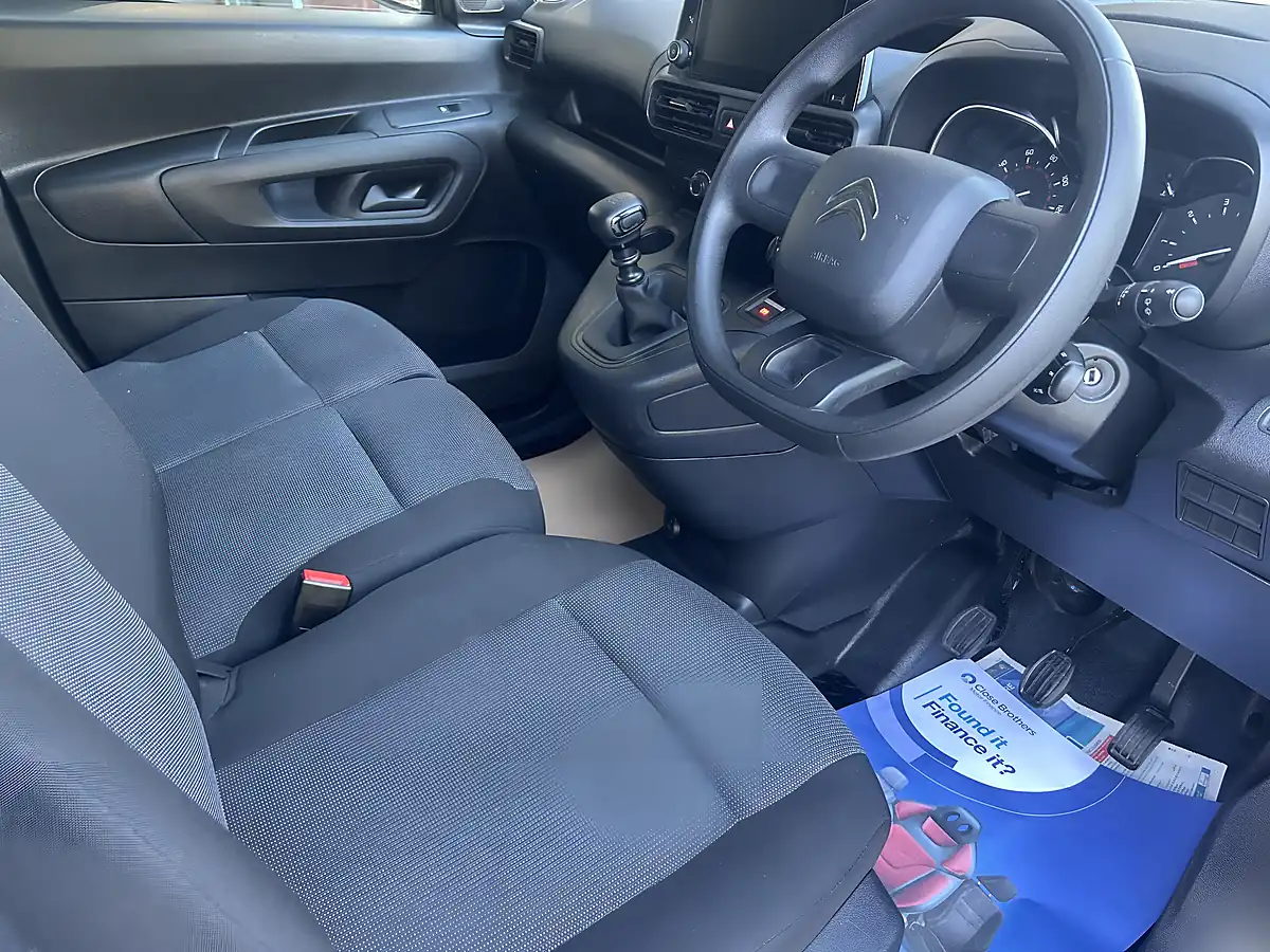 Used 2023 Citroen Berlingo Enterprise Edition Metallic Platinum Grey - Interior and Exterior details 15