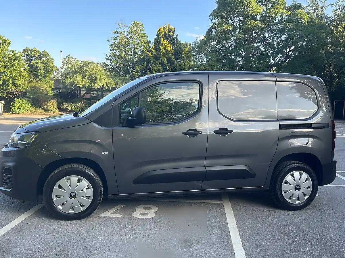 Used 2023 Citroen Berlingo Enterprise Edition Metallic Platinum Grey - Interior and Exterior details 2
